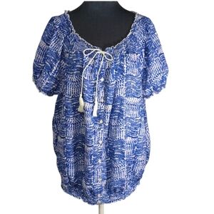 Izod Boho Peasant  Style Blue & White Short Sleeve Top.
